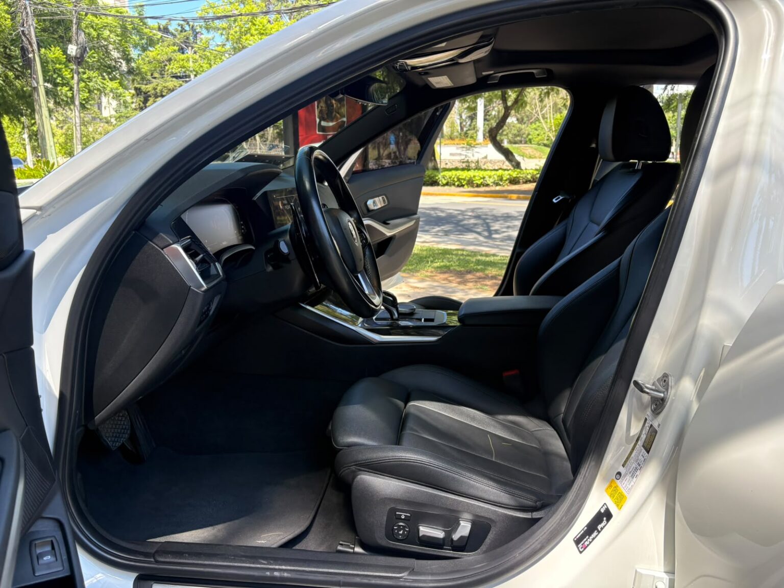 BMW-330i-2020-154KLR (8)