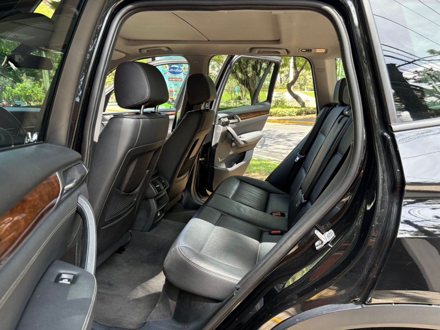 BMW-X3-28i-2017-840MLS (9)