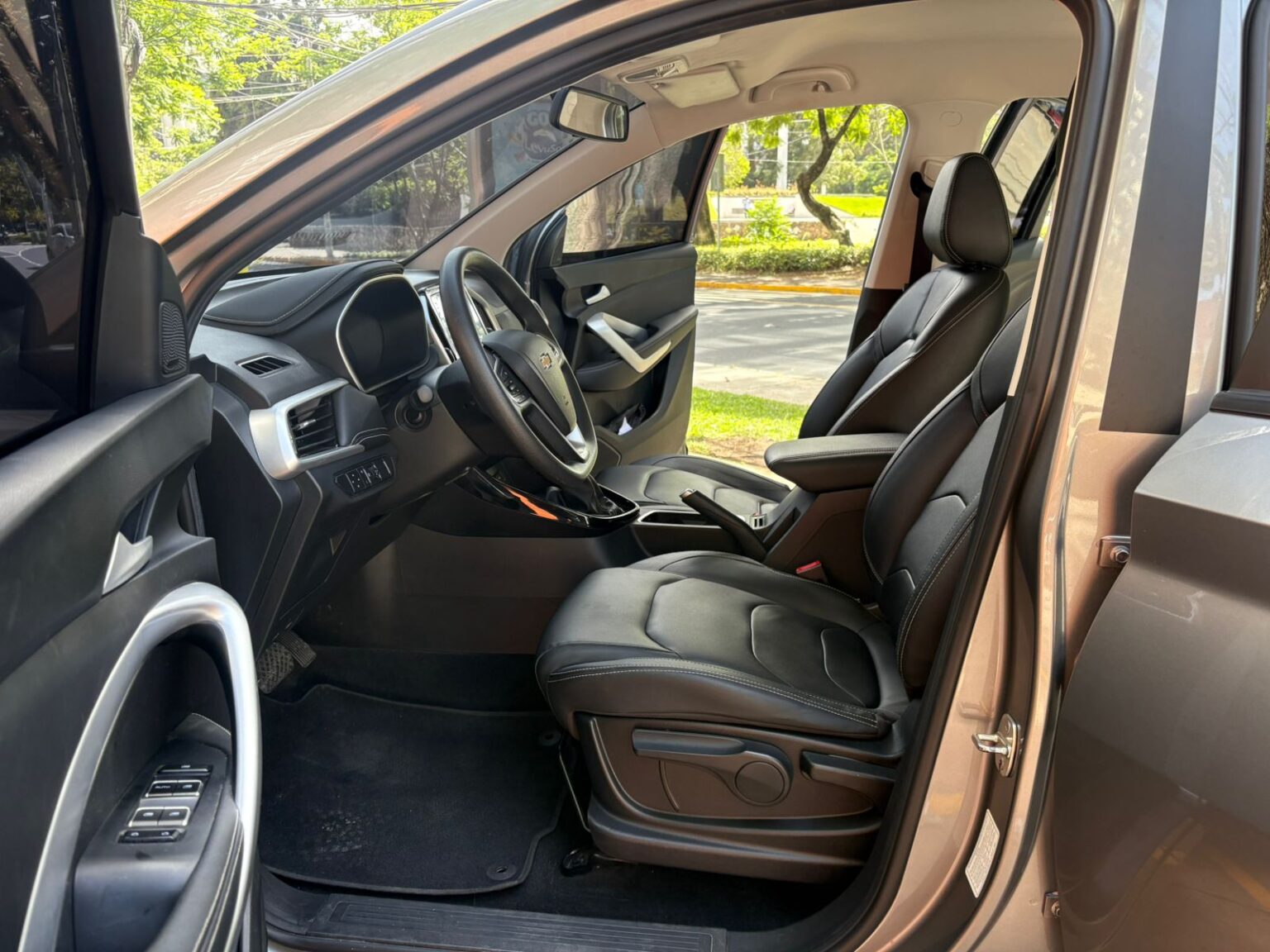 Chevrolet-Captiva-LT-2023-769KFV (8)