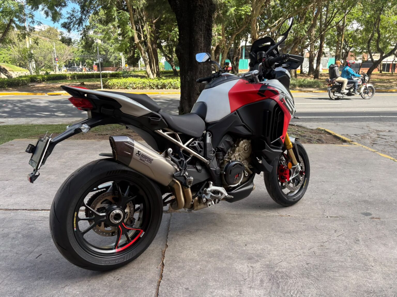 Ducati-Multistrada-V4-RS-2024-857MGS (3)