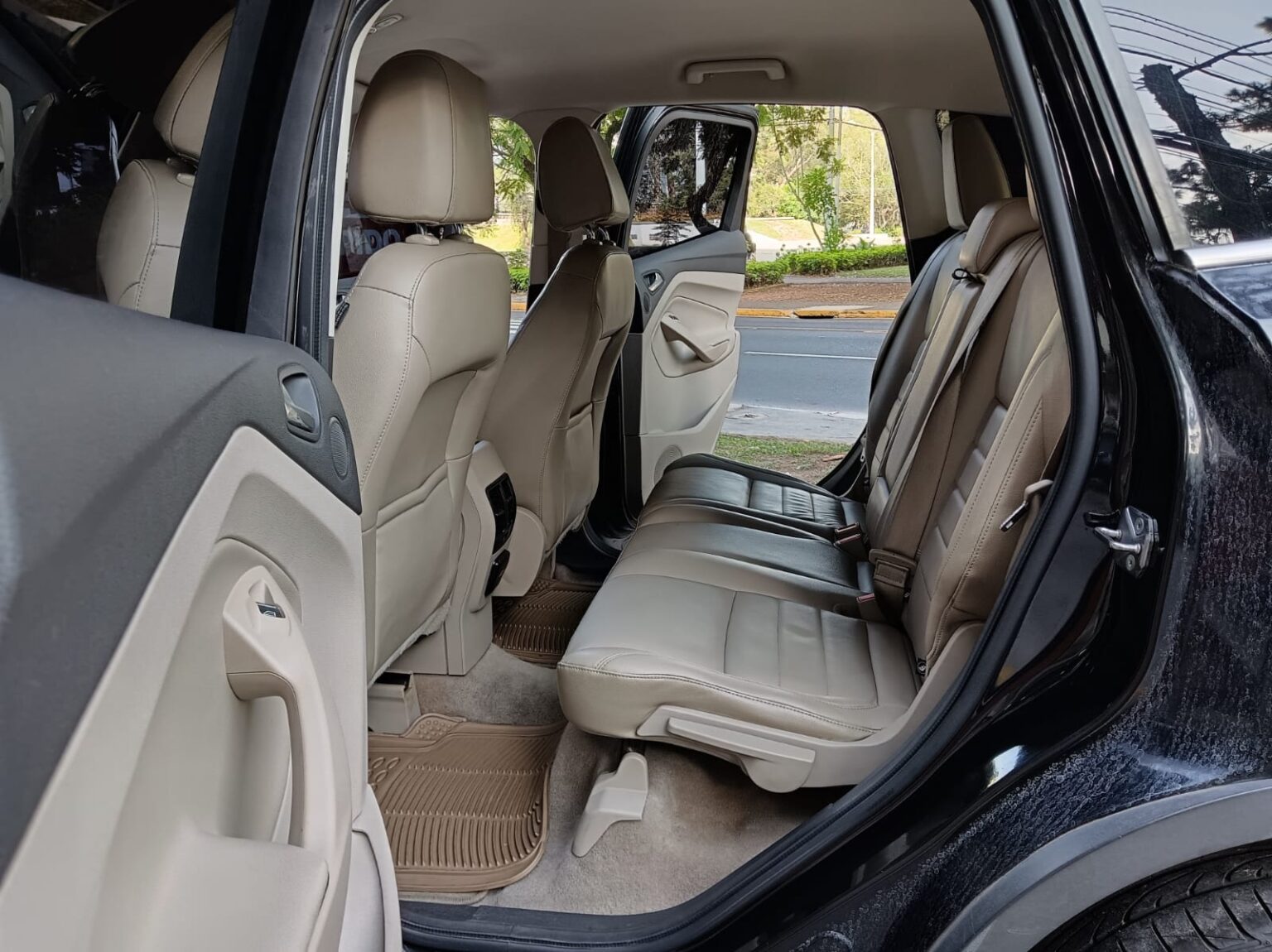 Ford-Escape-SE-2013-395FKG (5)