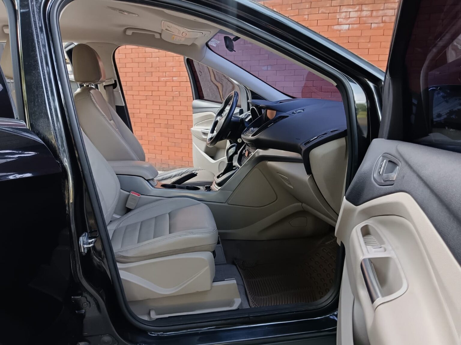 Ford-Escape-SE-2013-395FKG (7)