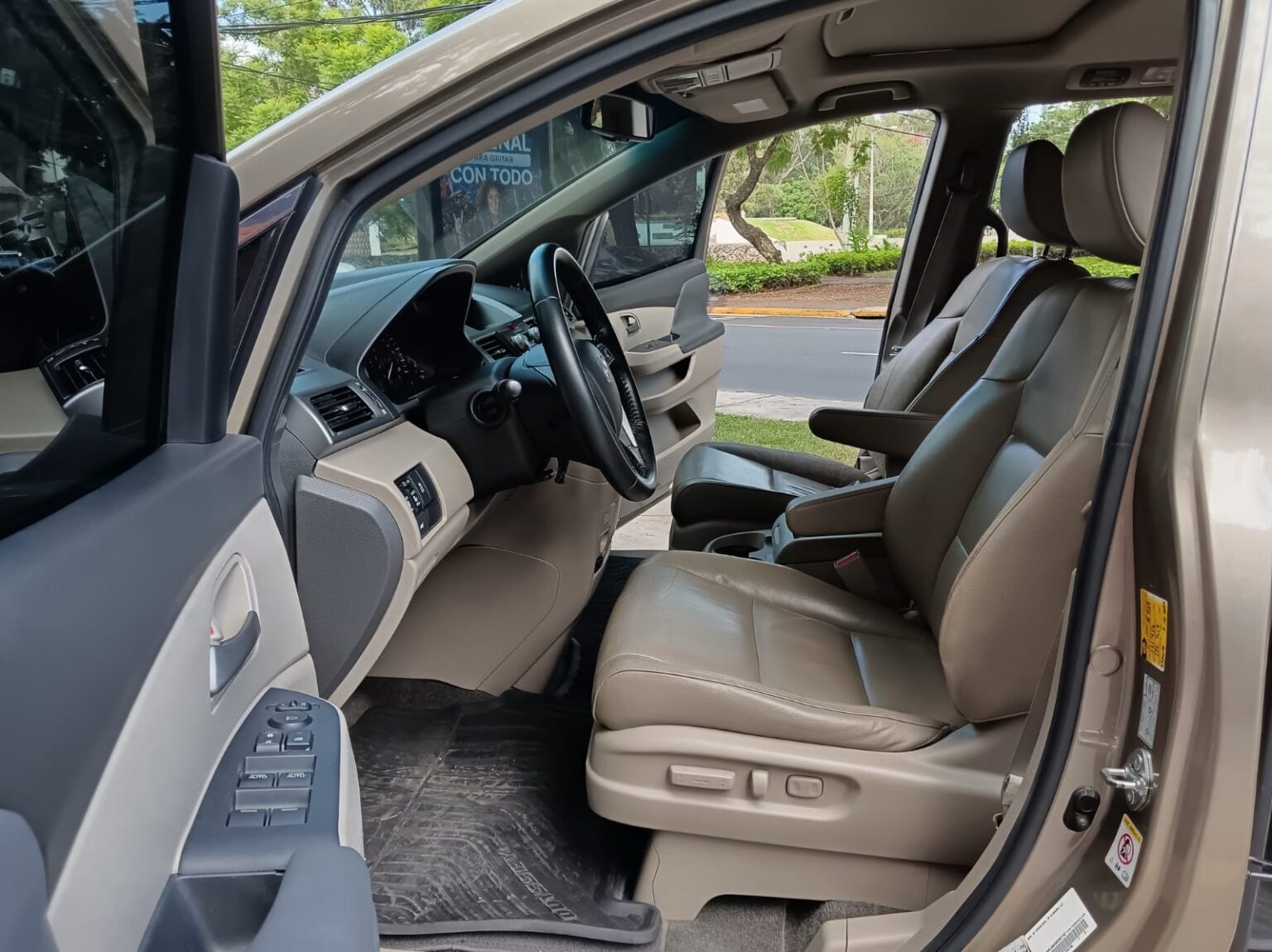 Honda-Odyssey-2011-105DZN (7)