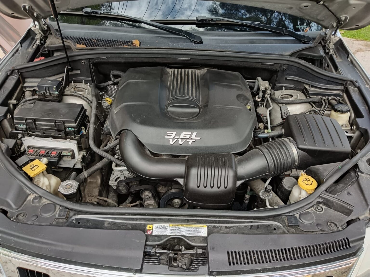 Jeep-Grand-Cherokee-Laredo-2012-505FLG (4)