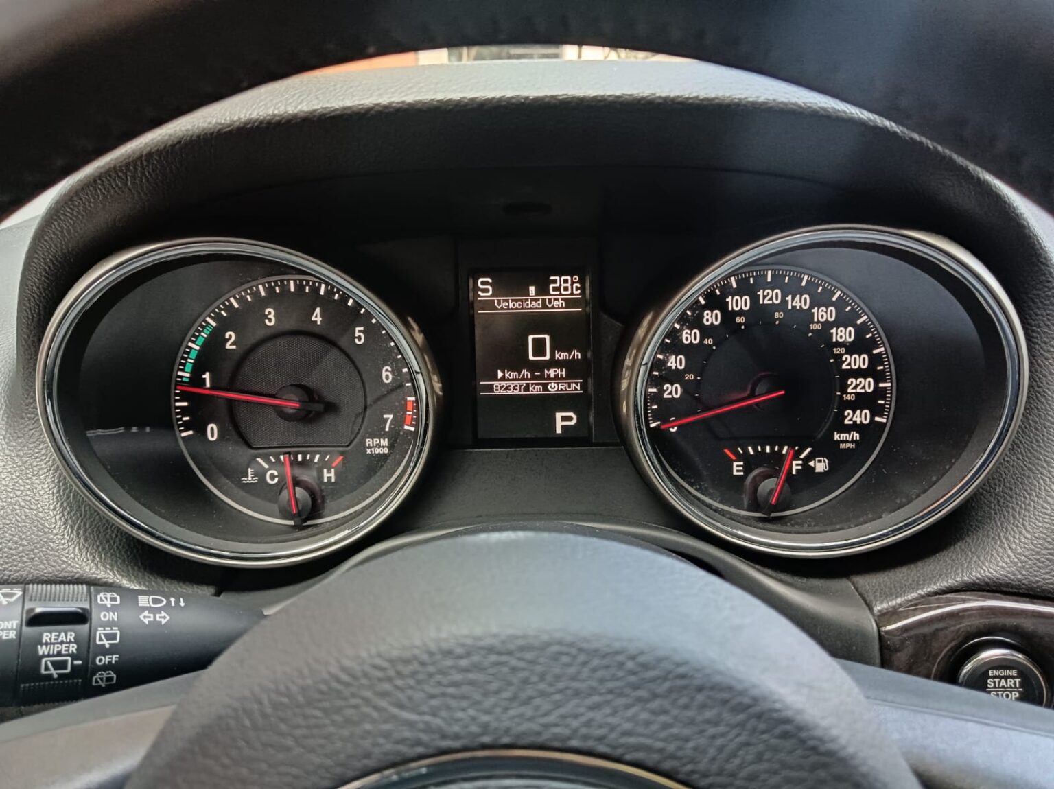 Jeep-Grand-Cherokee-Laredo-2012-505FLG (5)