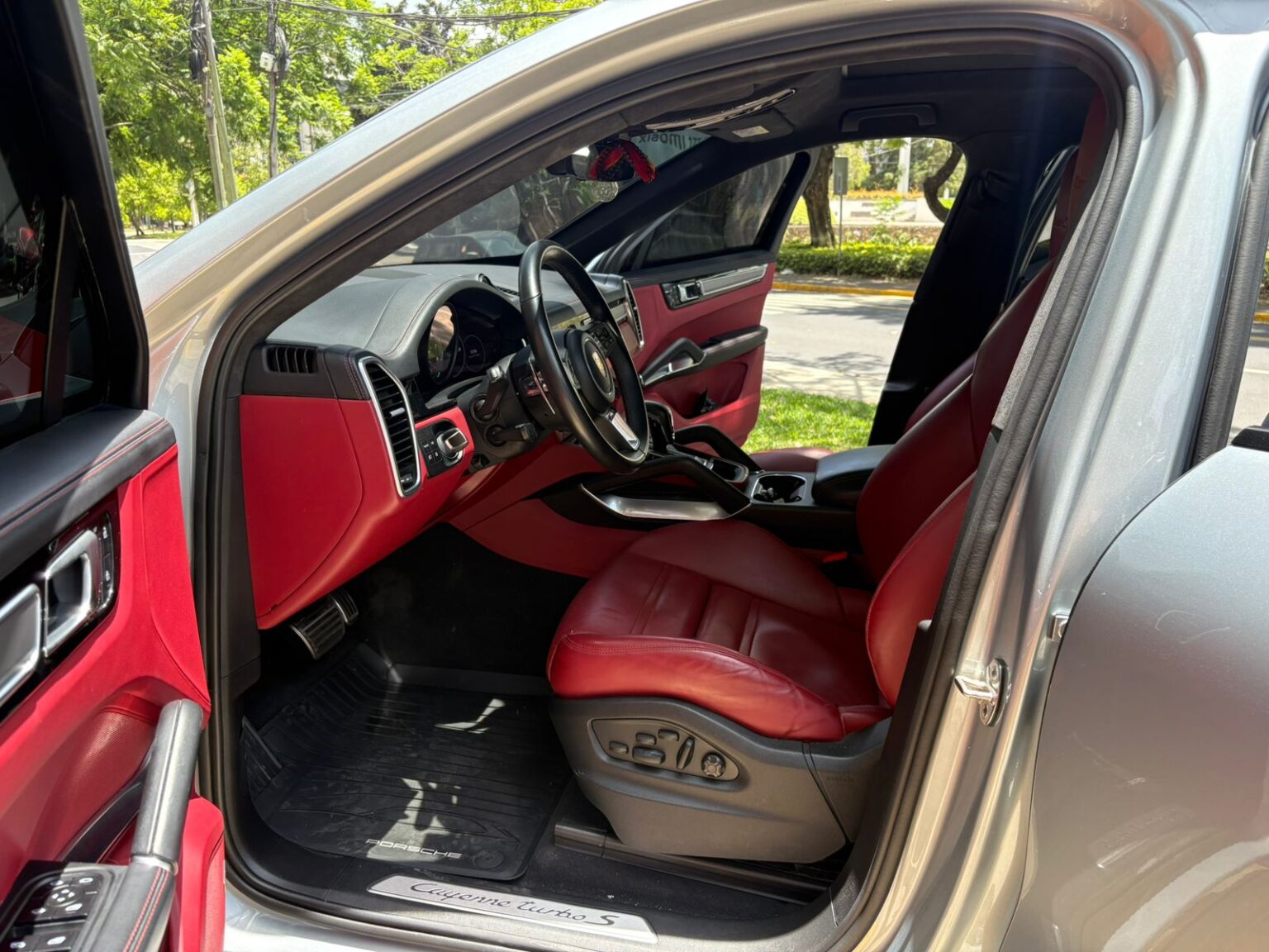 Porsche-Cayenne-Turbo-S-hibrid-Blindada-2023-390KGY (8)