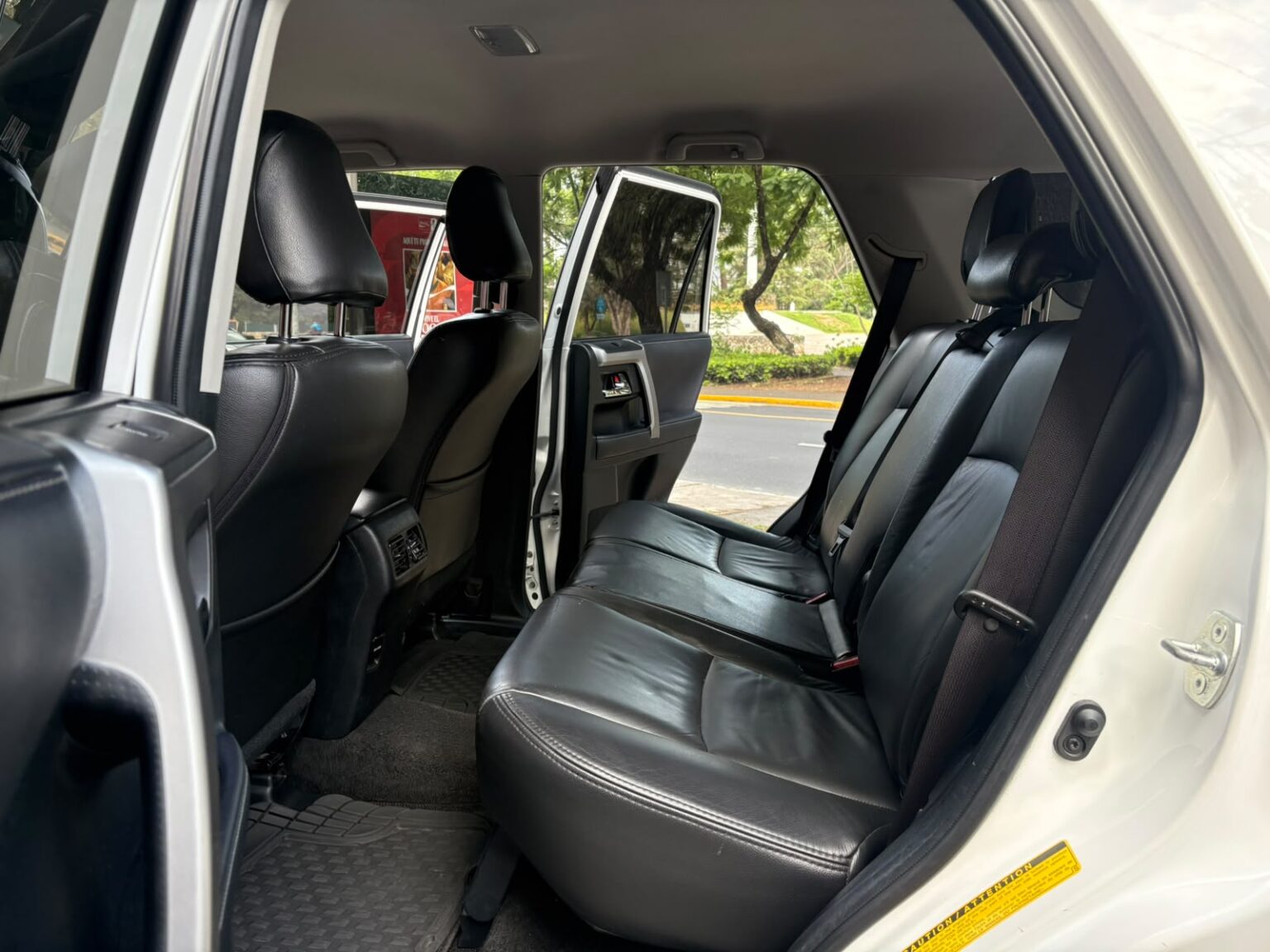 Toyota-4Runner-2019-589GYQ (17)