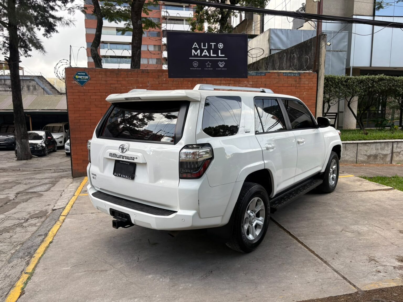 Toyota-4Runner-2019-589GYQ (4)
