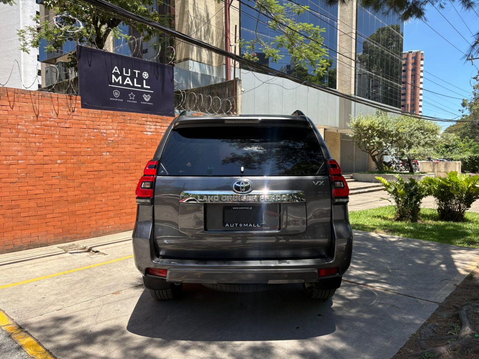 Toyota-Land-Cruiser-Prado-2023-181KFJ (5)