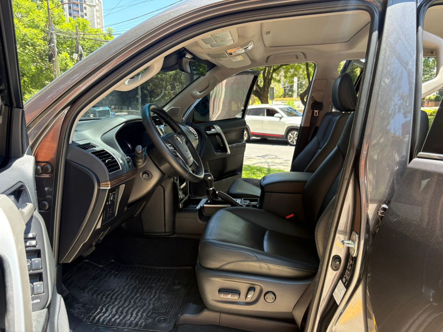 Toyota-Land-Cruiser-Prado-2023-181KFJ (8)