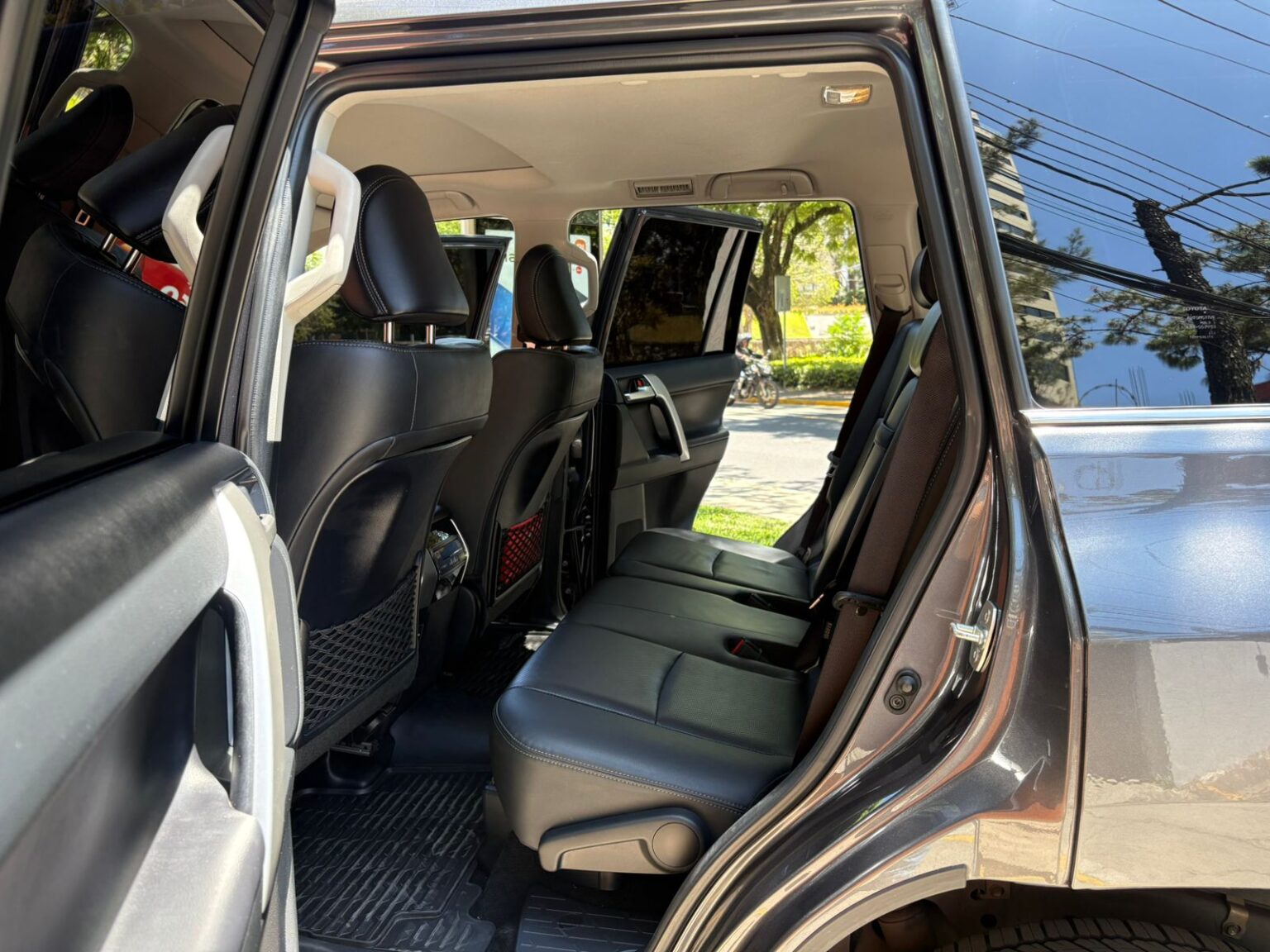 Toyota-Land-Cruiser-Prado-2023-181KFJ (9)
