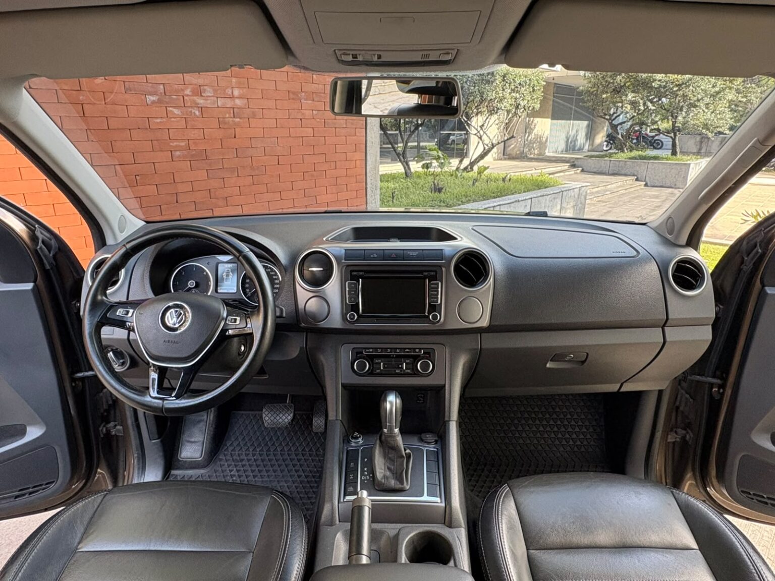 Volkswagen-Amarok-2016-779GKF (12)