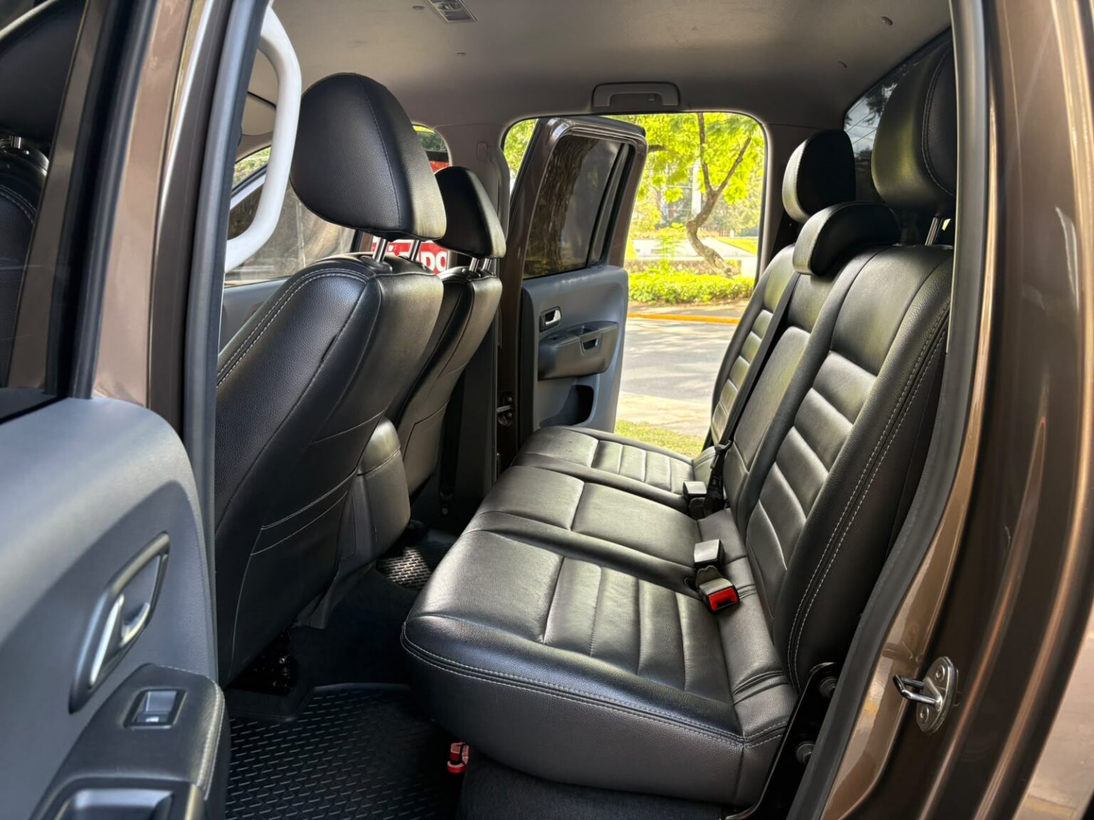 Volkswagen-Amarok-2016-779GKF (9)