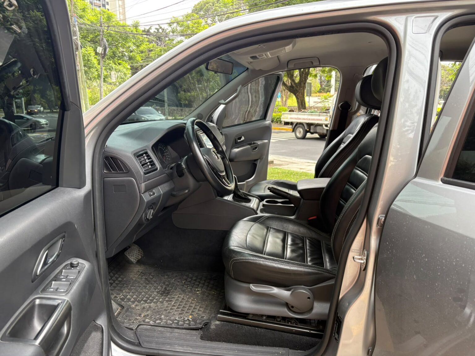 Volkswagen-Amarok-at-2023-945KMB (9)