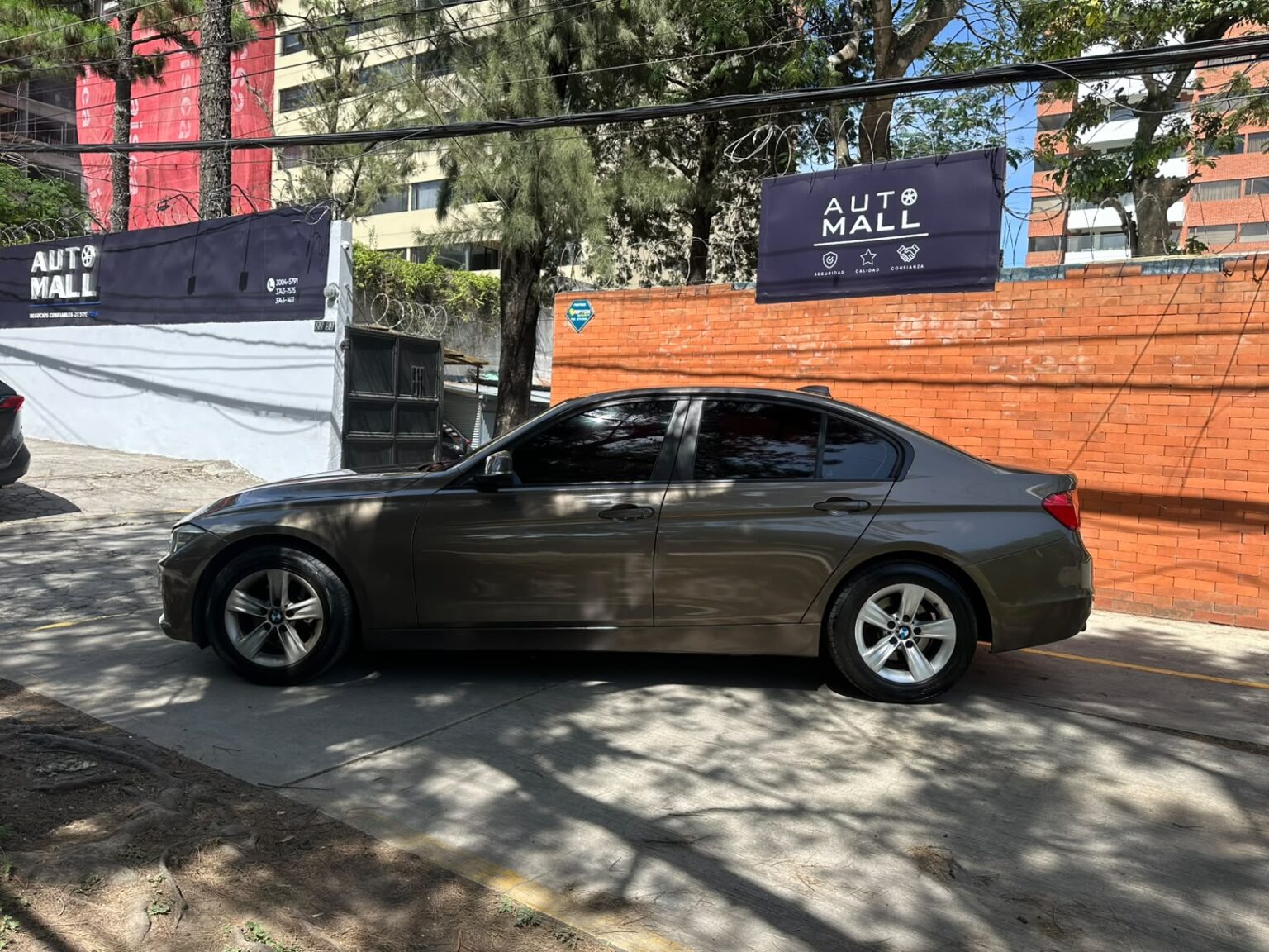 BMW-316i-2014-456FMX (1)