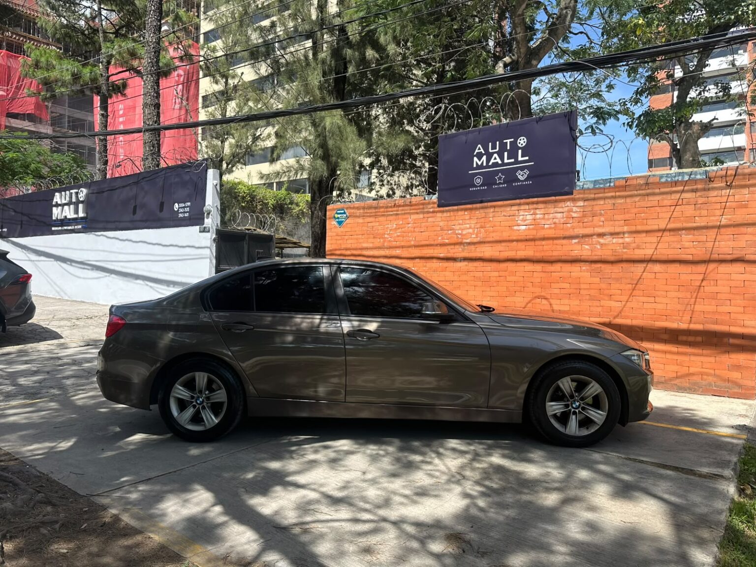 BMW-316i-2014-456FMX (11)