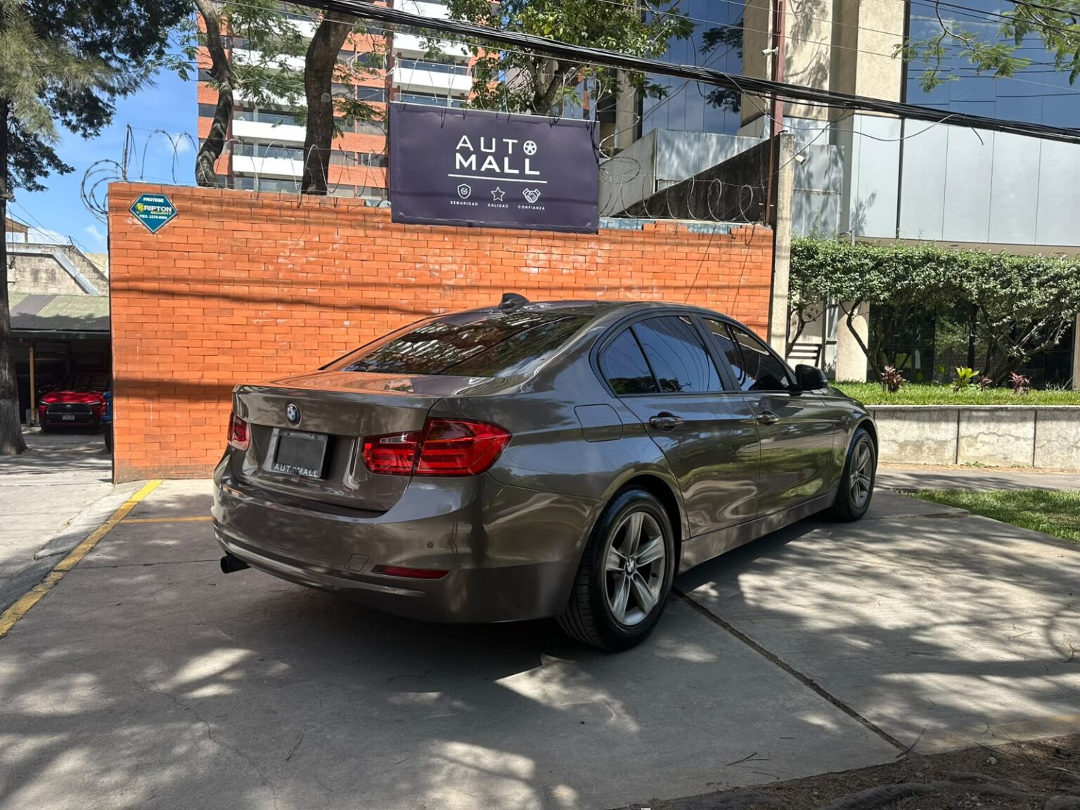 BMW-316i-2014-456FMX (12)