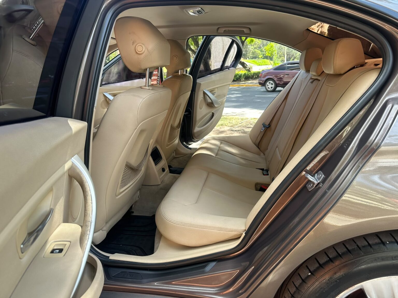 BMW-316i-2014-456FMX (8)