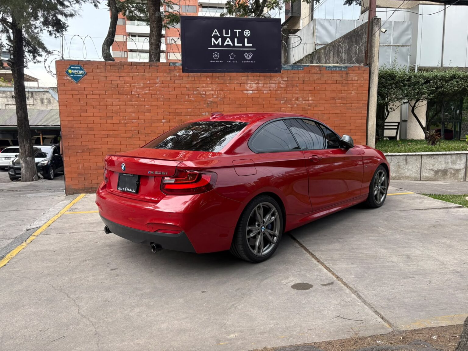 BMW-M235i-Coupe-2015-060FSQ (4)