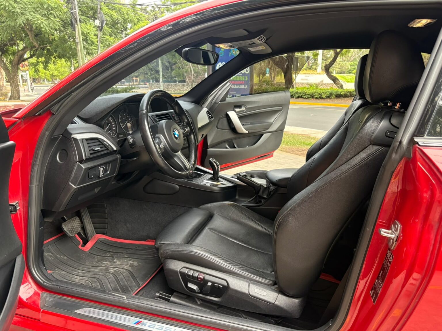BMW-M235i-Coupe-2015-060FSQ (7)