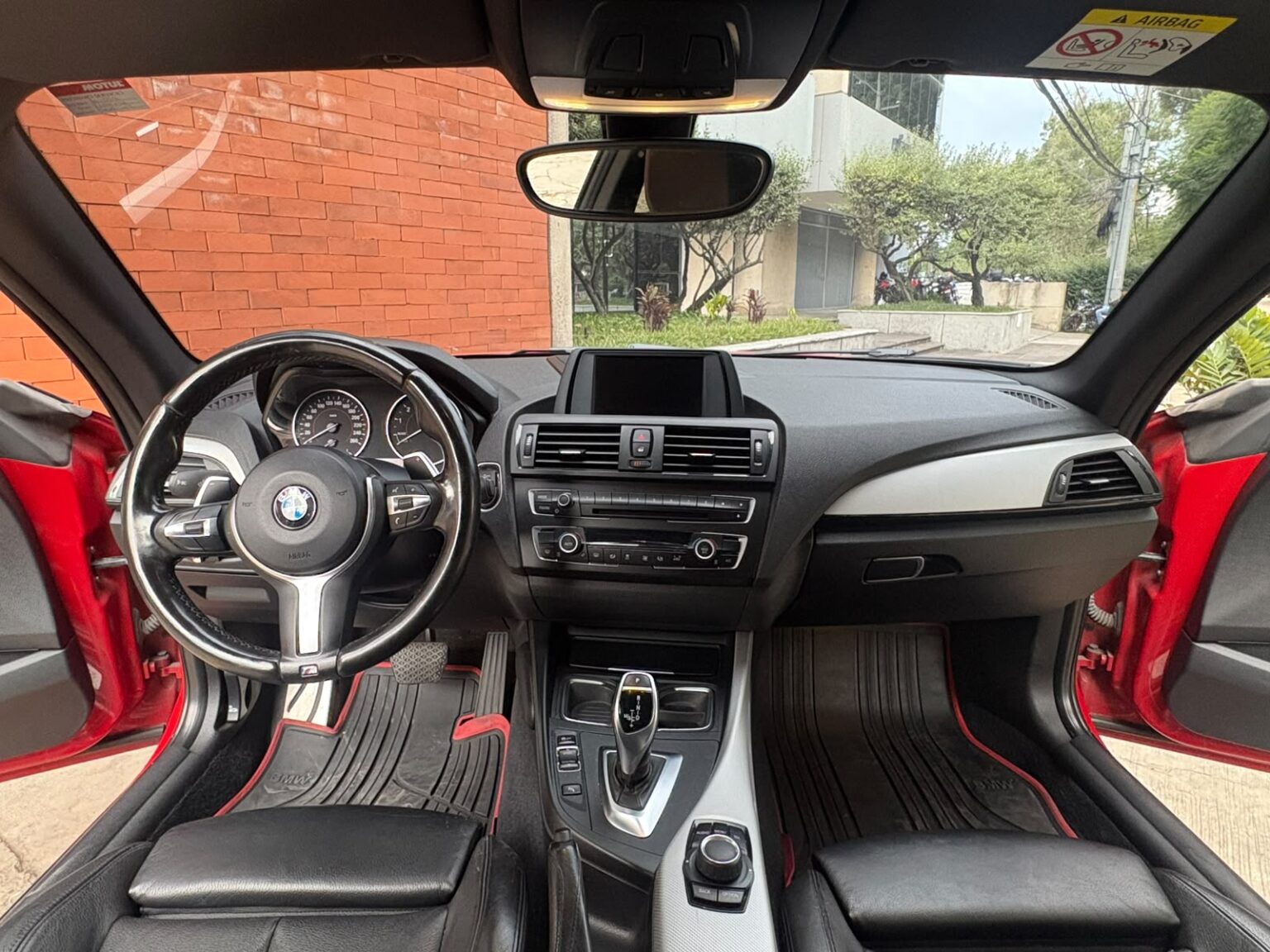 BMW-M235i-Coupe-2015-060FSQ (9)