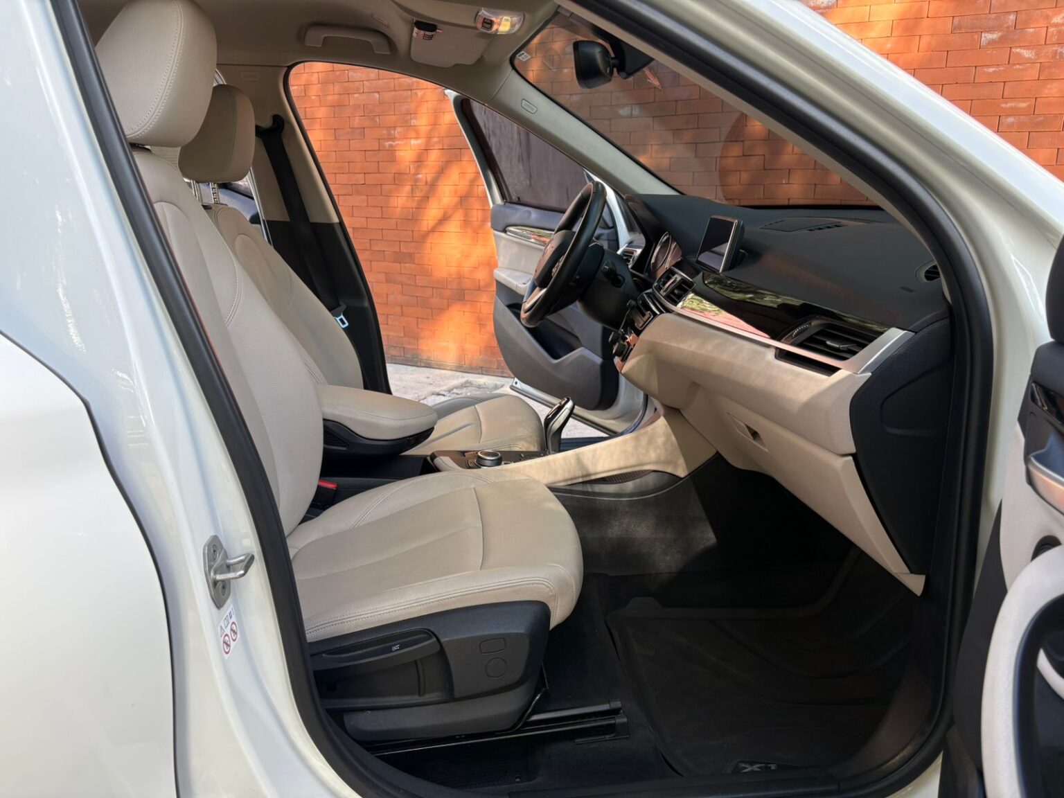 BMW-X1-18i-2021-662HYN (10)