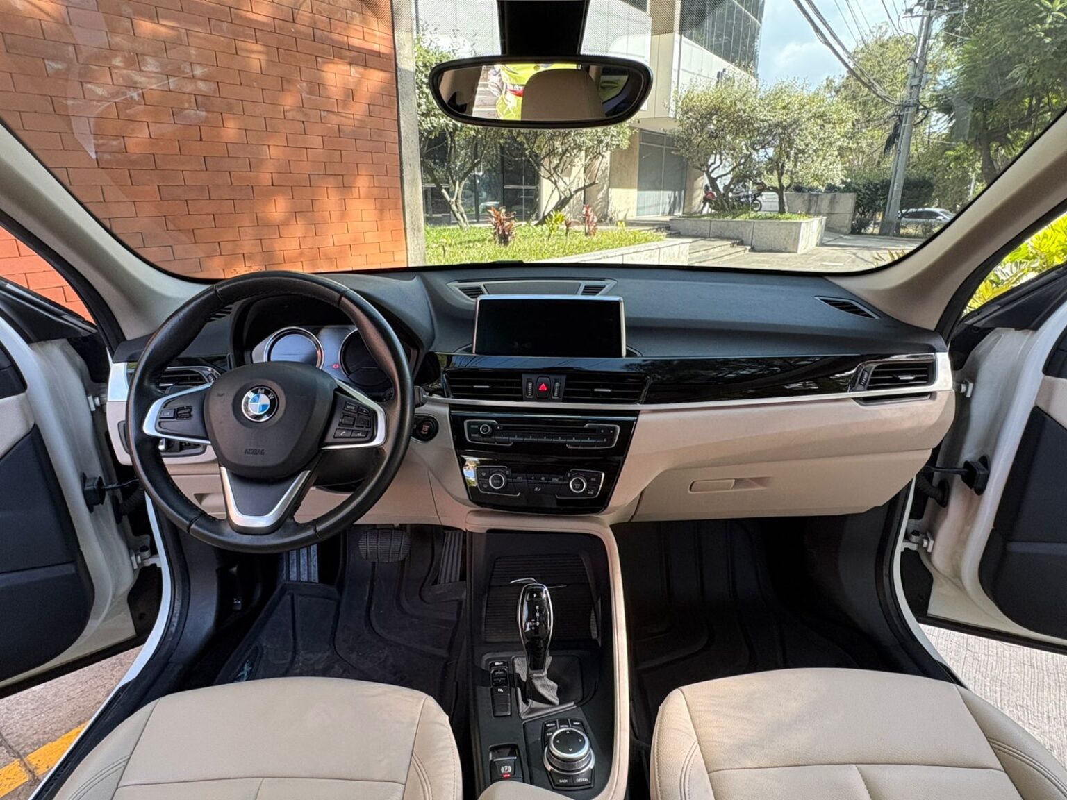 BMW-X1-18i-2021-662HYN (17)
