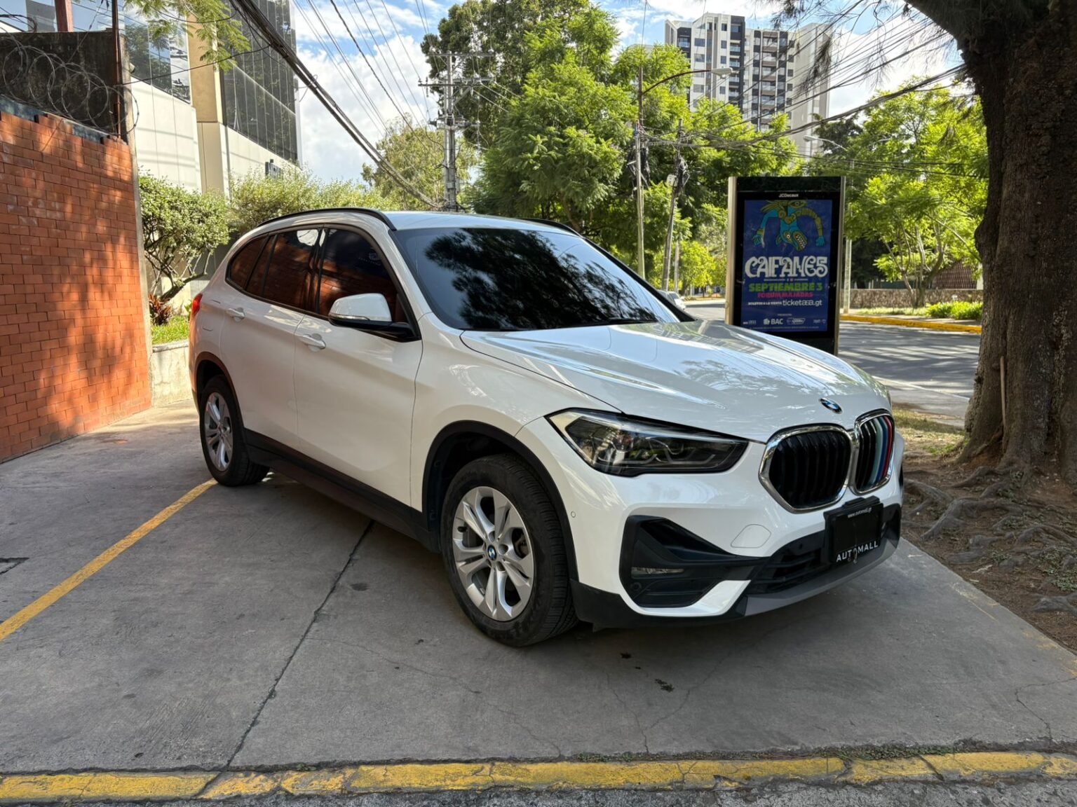 BMW-X1-18i-2021-662HYN (2)