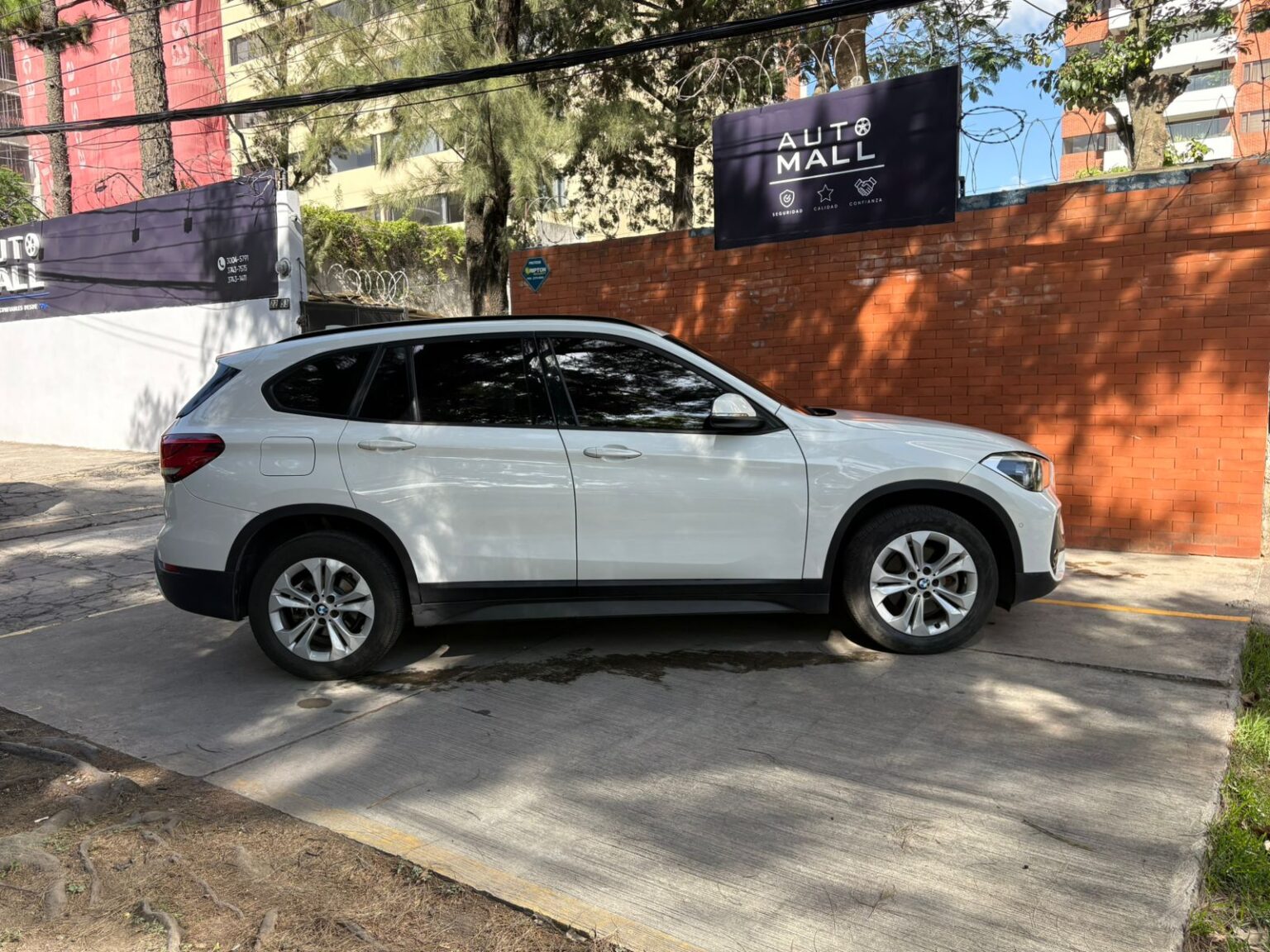 BMW-X1-18i-2021-662HYN (3)