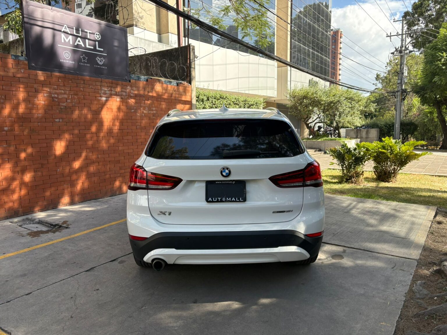 BMW-X1-18i-2021-662HYN (5)