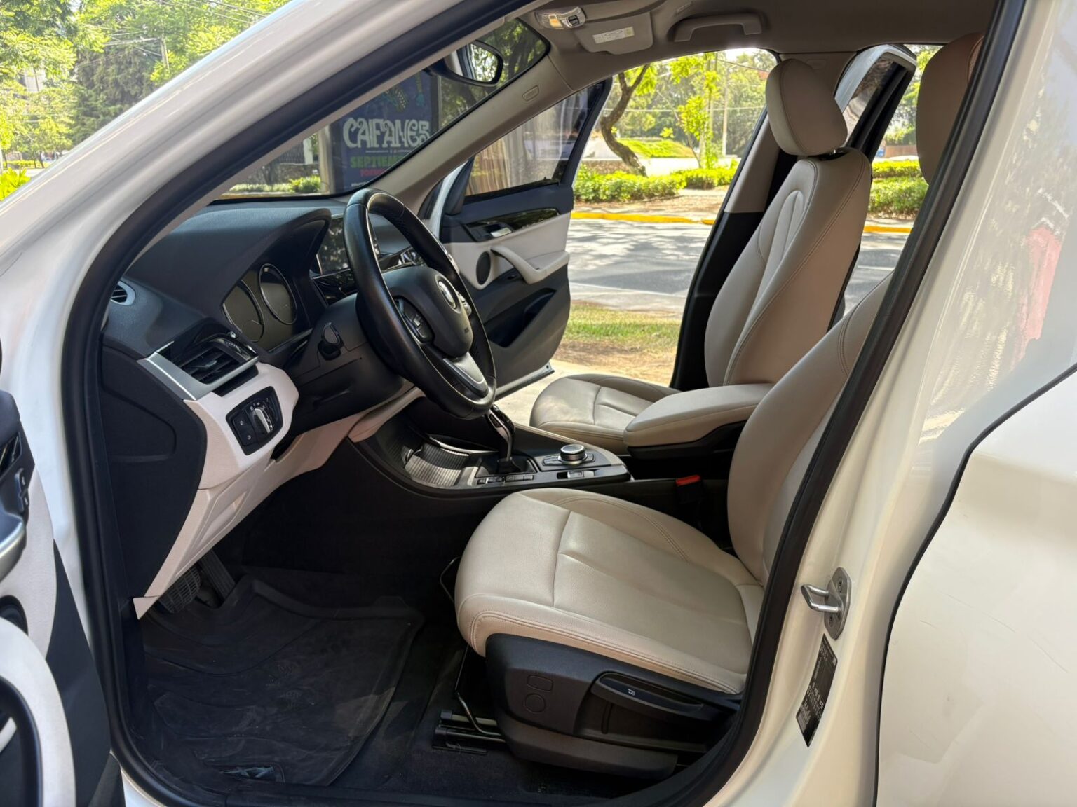 BMW-X1-18i-2021-662HYN (8)