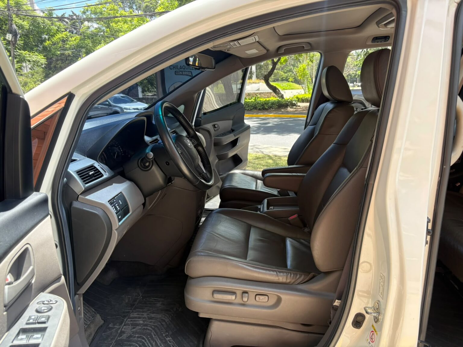 Honda-Odyssey-2012-461FGF (8)