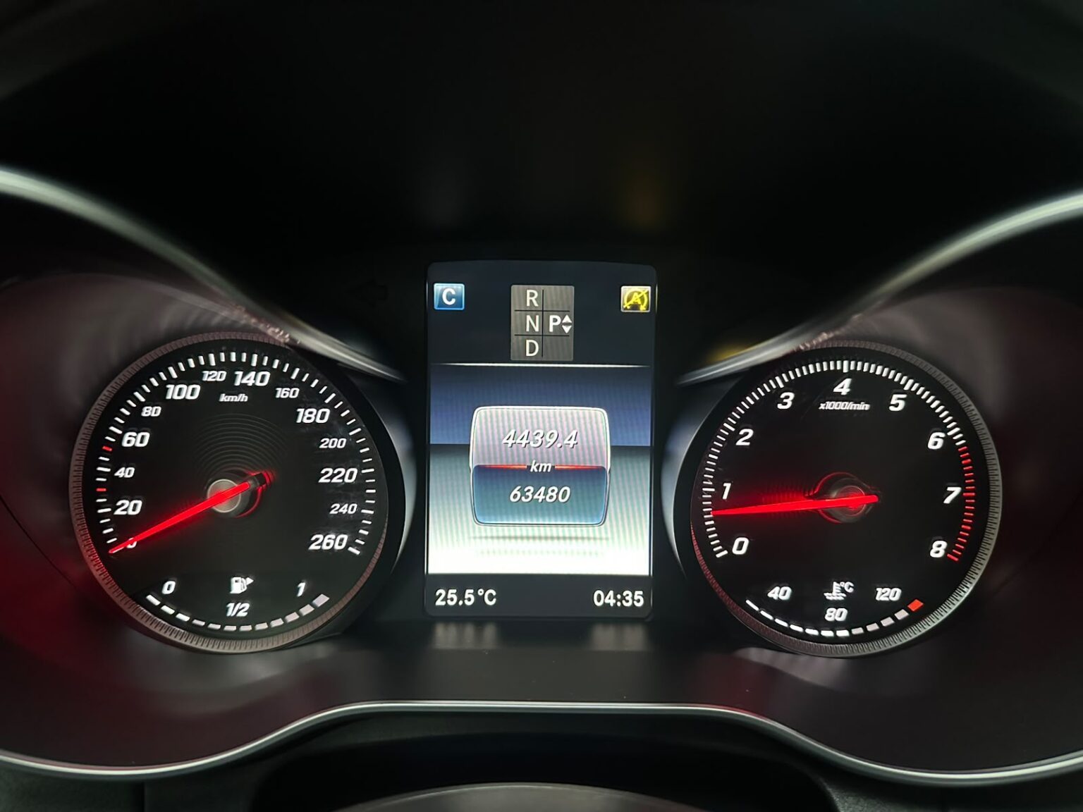 Mercedes-Benz-C180-2016-117GLT (13)