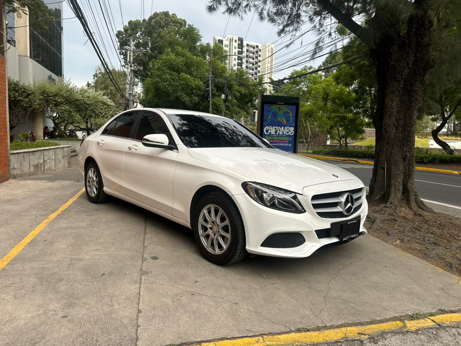 Mercedes-Benz-C180-2016-117GLT (4)