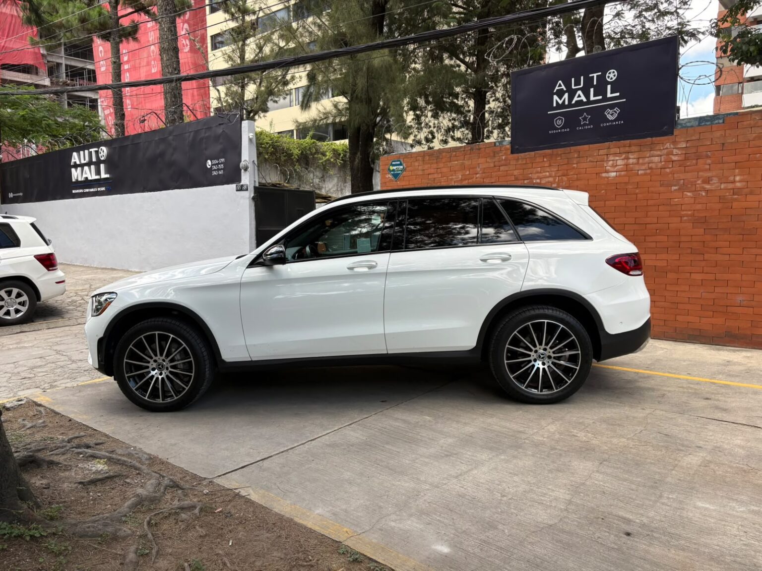 Mercedes-Benz-GLC300-2022-347LSP (11)