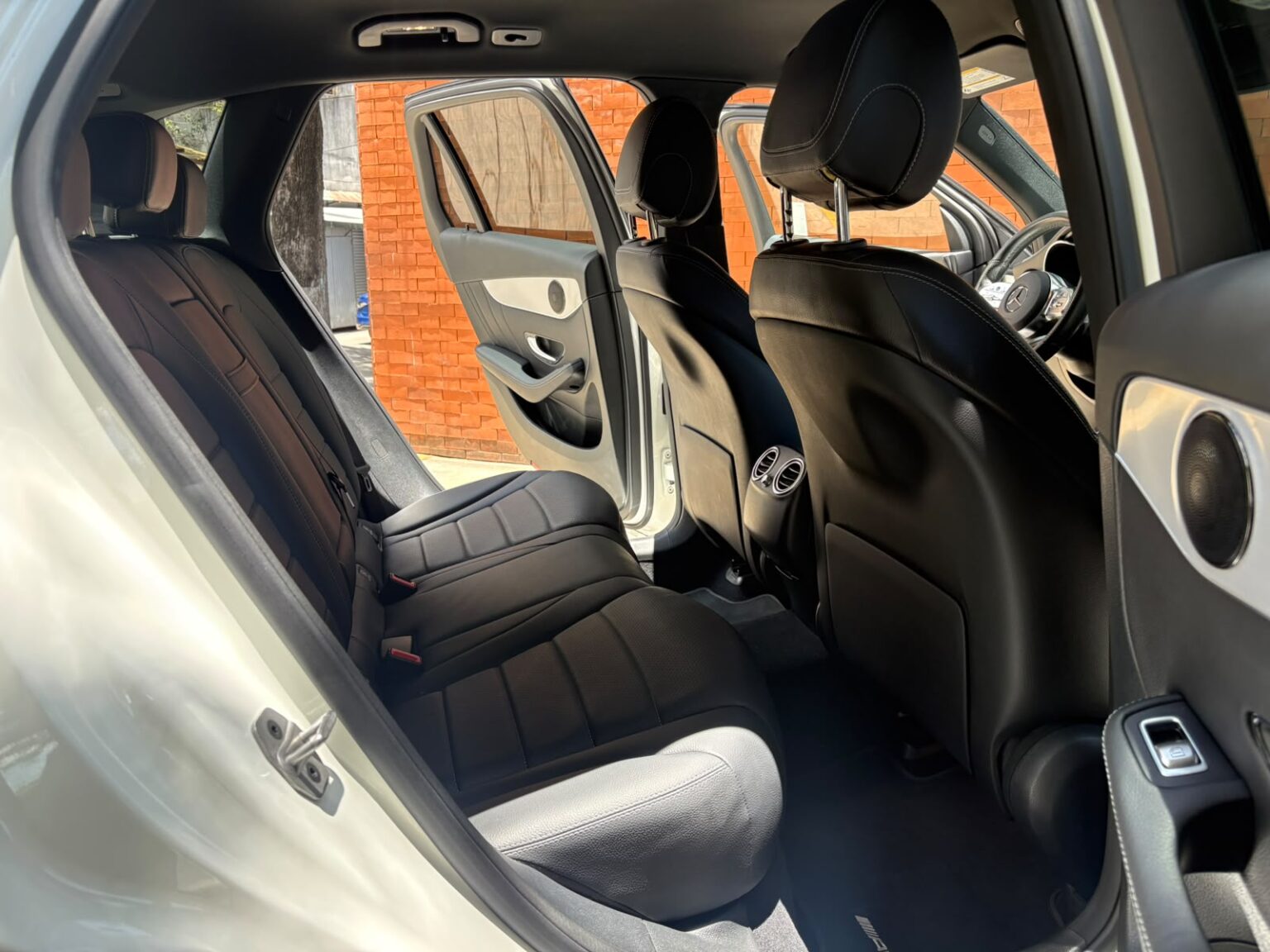 Mercedes-Benz-GLC300-2022-347LSP (15)