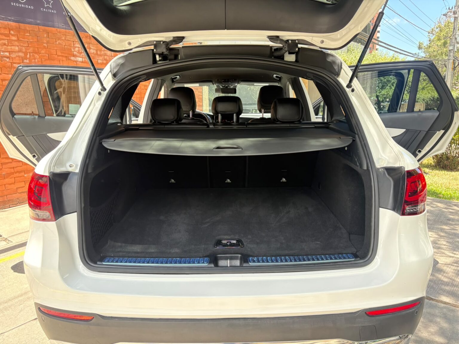 Mercedes-Benz-GLC300-2022-347LSP (17)