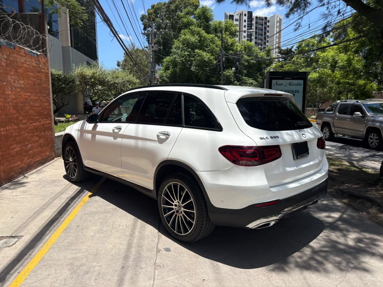 Mercedes-Benz-GLC300-2022-347LSP (5)