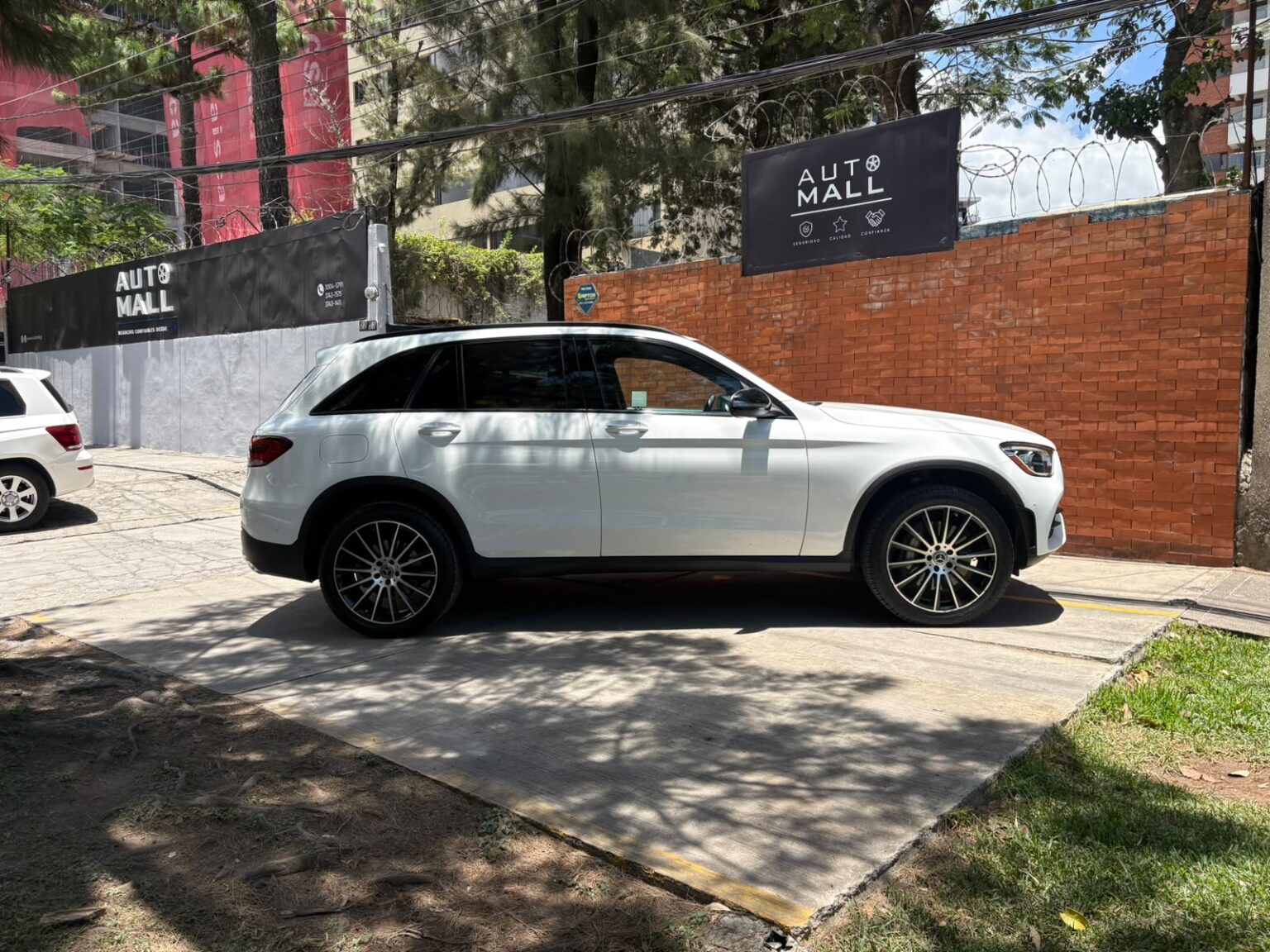 Mercedes-Benz-GLC300-2022-347LSP (7)