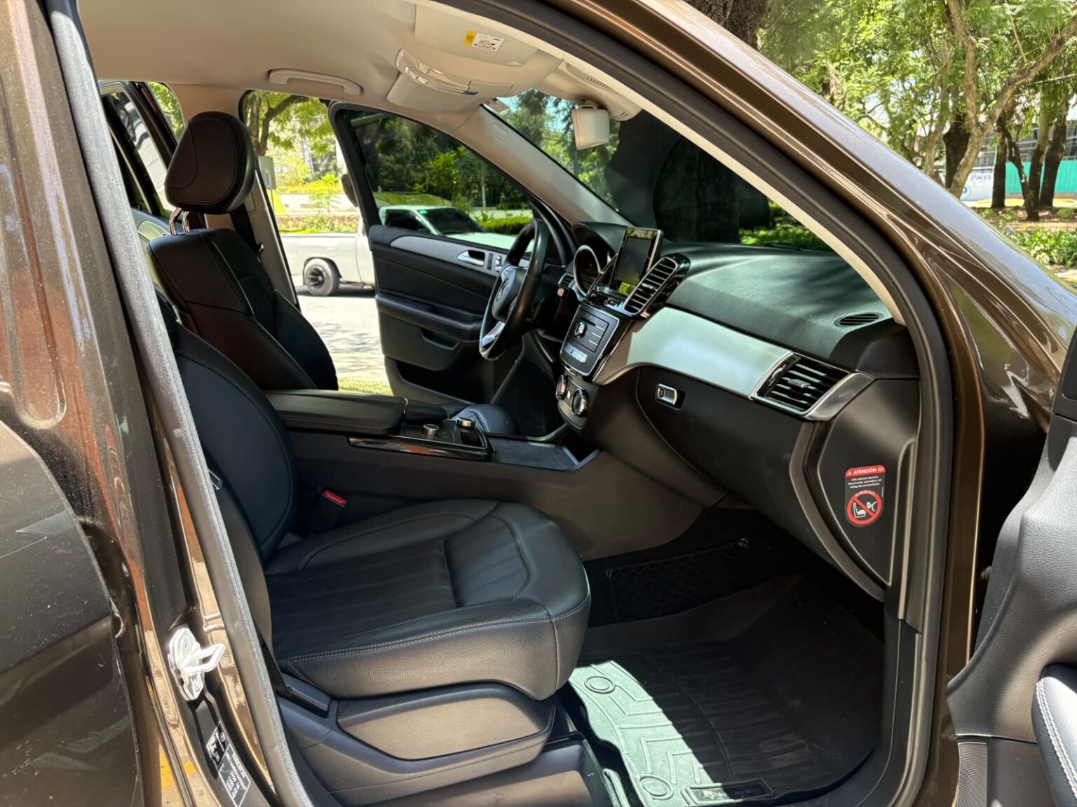 Mercedes-Benz-GLE250-2017-765GRM (11)
