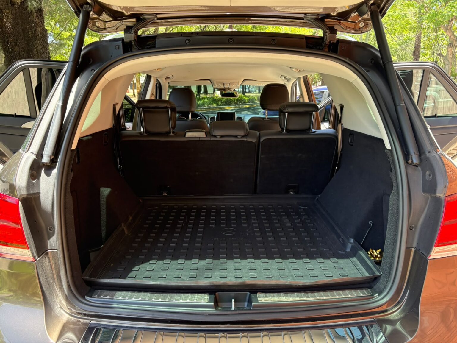 Mercedes-Benz-GLE250-2017-765GRM (15)