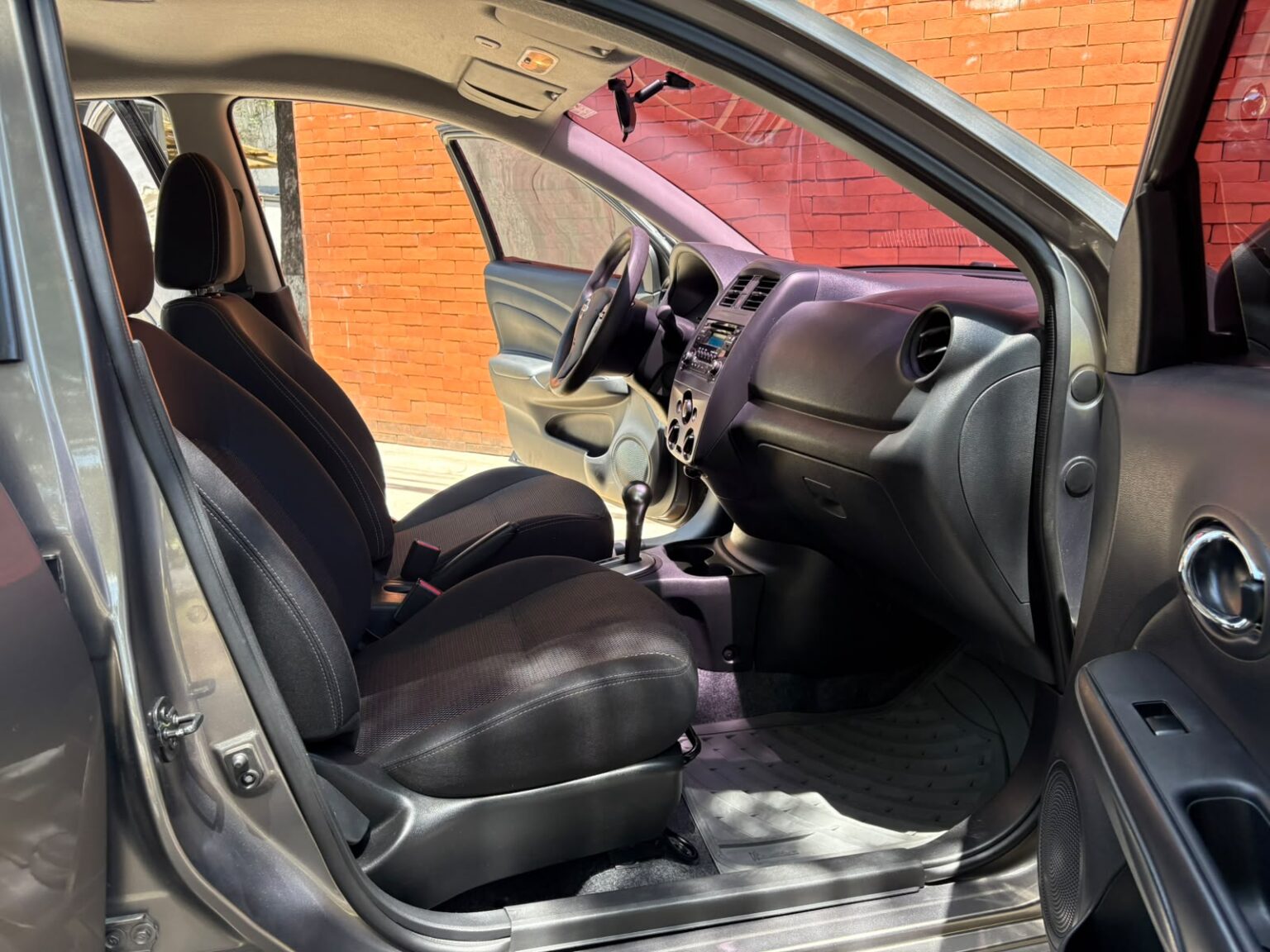 Nissan-Versa-2017-366GQM (10)