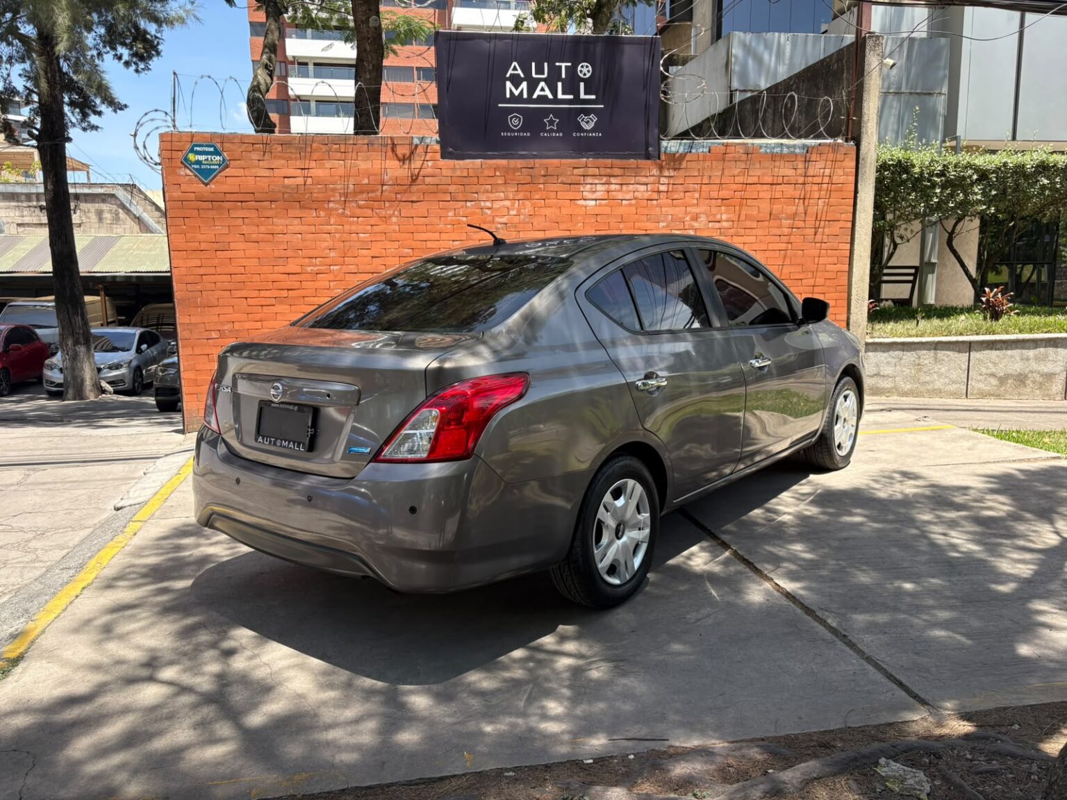 Nissan-Versa-2017-366GQM (4)