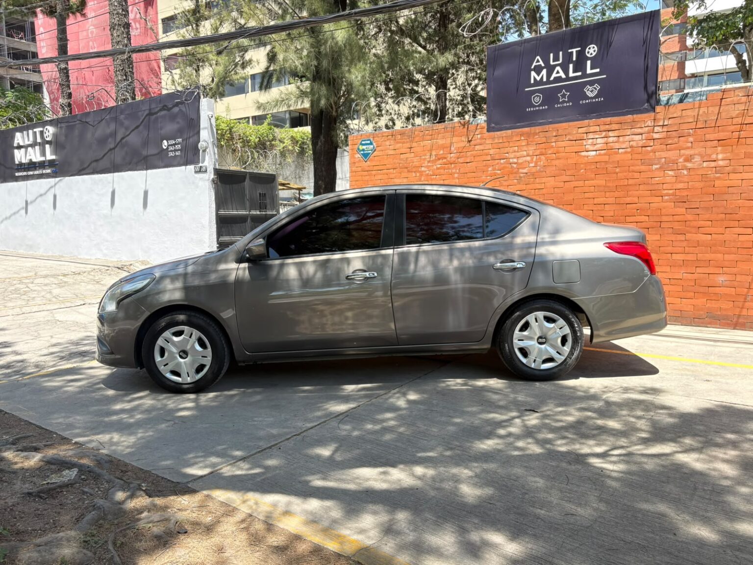 Nissan-Versa-2017-366GQM (8)