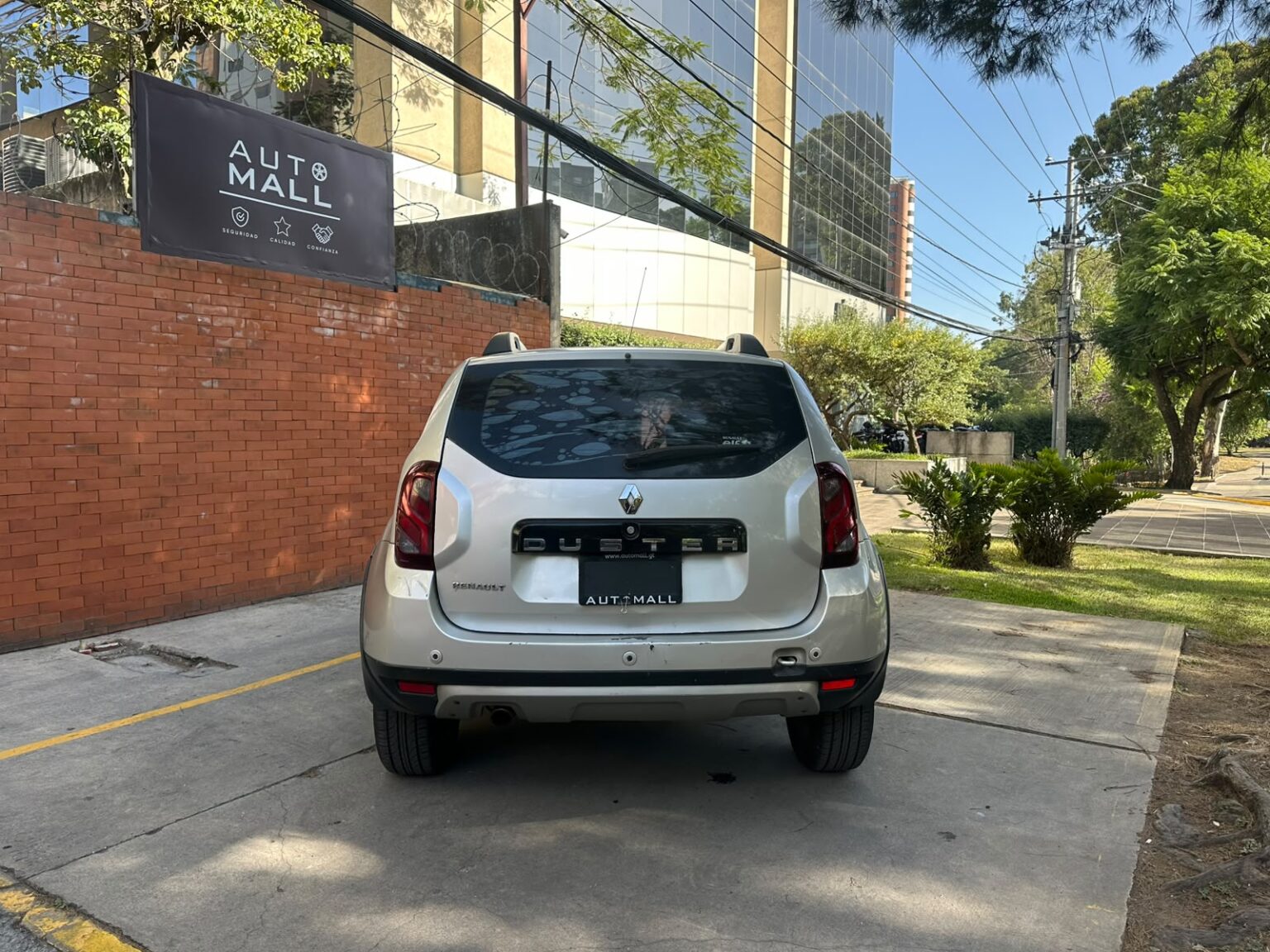 Renault-Duster-2017-572GFW (1)