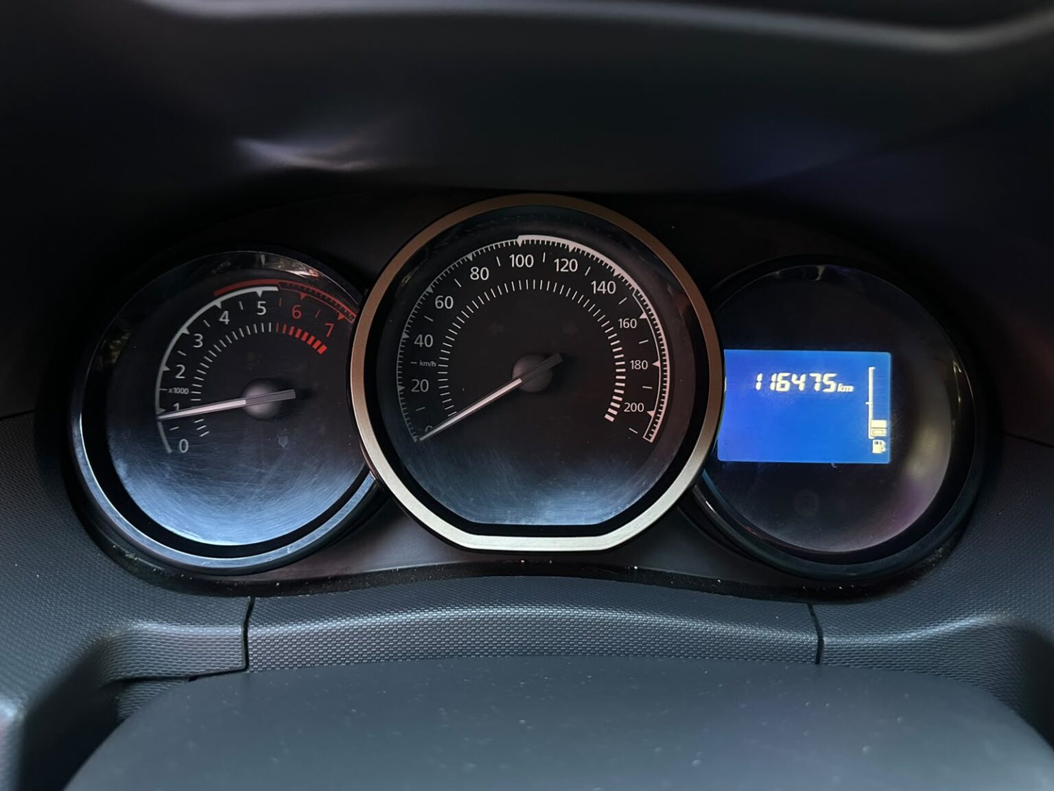 Renault-Duster-2017-572GFW (11)