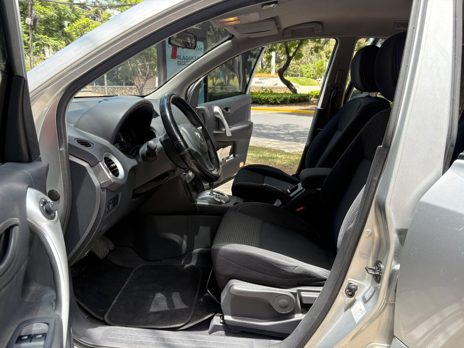 Renault-Koleos-2013-091FNC (8)