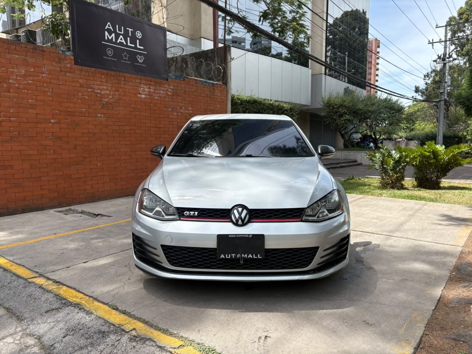 Volkswagen-GTI-s-6M-2016-498JNG (1)