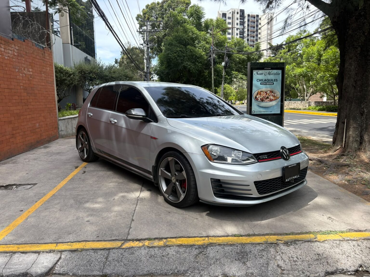 Volkswagen-GTI-s-6M-2016-498JNG (2)