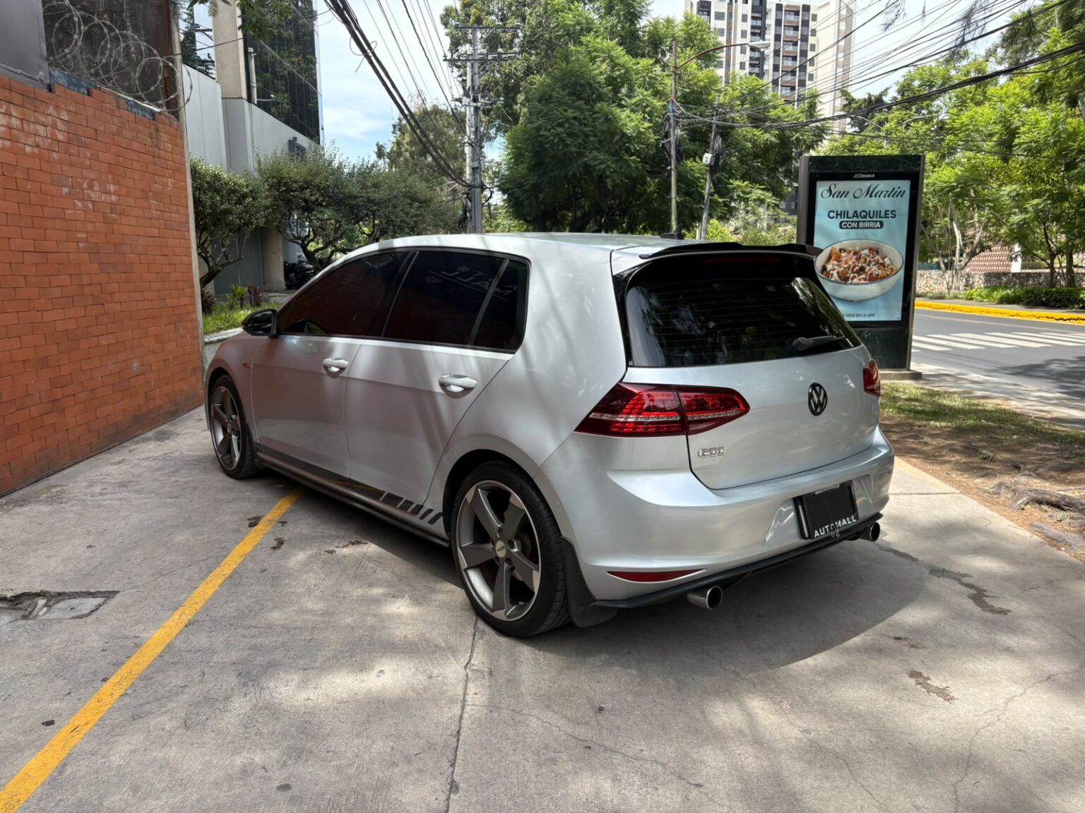 Volkswagen-GTI-s-6M-2016-498JNG (6)